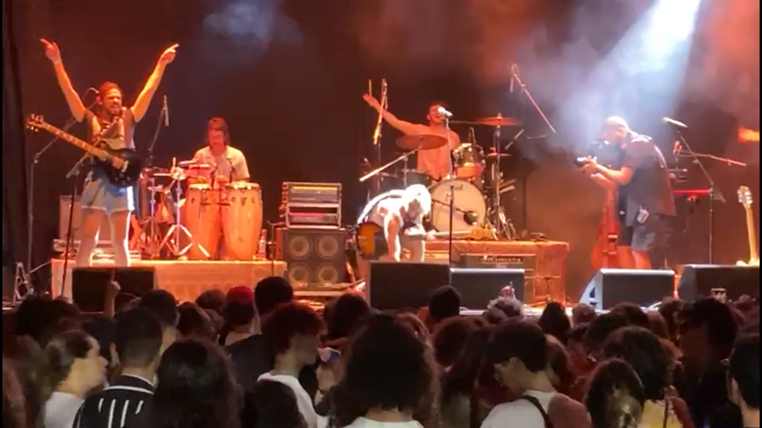 Noite de batismo, afirmação e renovação no Circo Voador