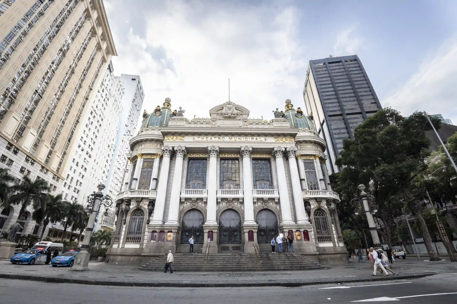 Theatro Municipal do Rio de Janeiro abre as portas no dia do aniversário de 114 anos (14/7)