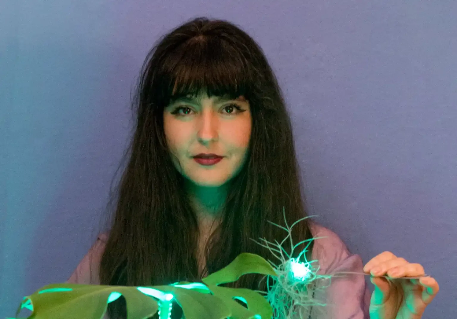 A minha entrevistada é a artista visual, diretora, com prêmiações fora do Brasil, Anna Costa e Silva