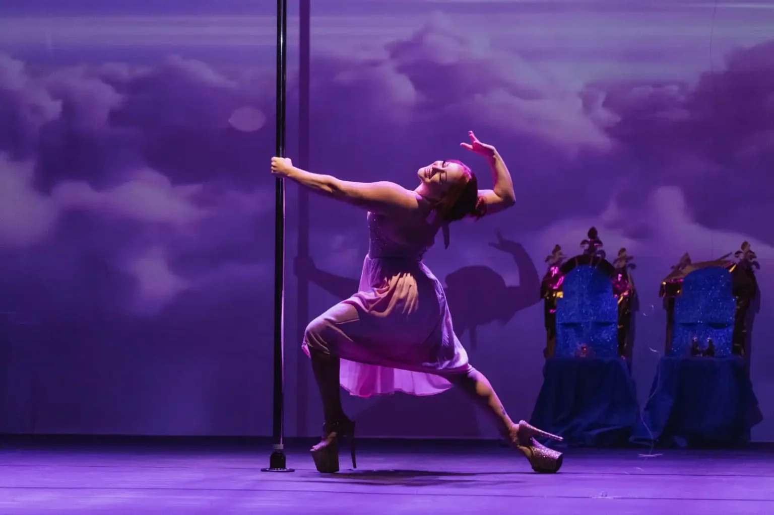 Pole Theatre Brazil: um espetáculo de arte e performance