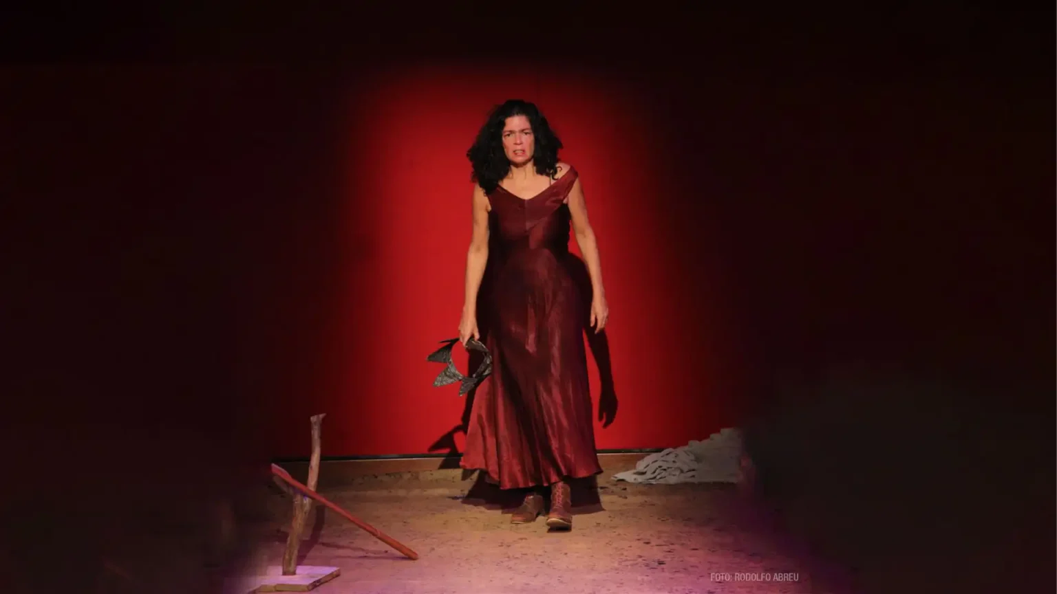 Mostra “Movimentos de Solo” abre no Espaço Cultural Sergio Porto com “Uma Carta Para Lady Macbeth”