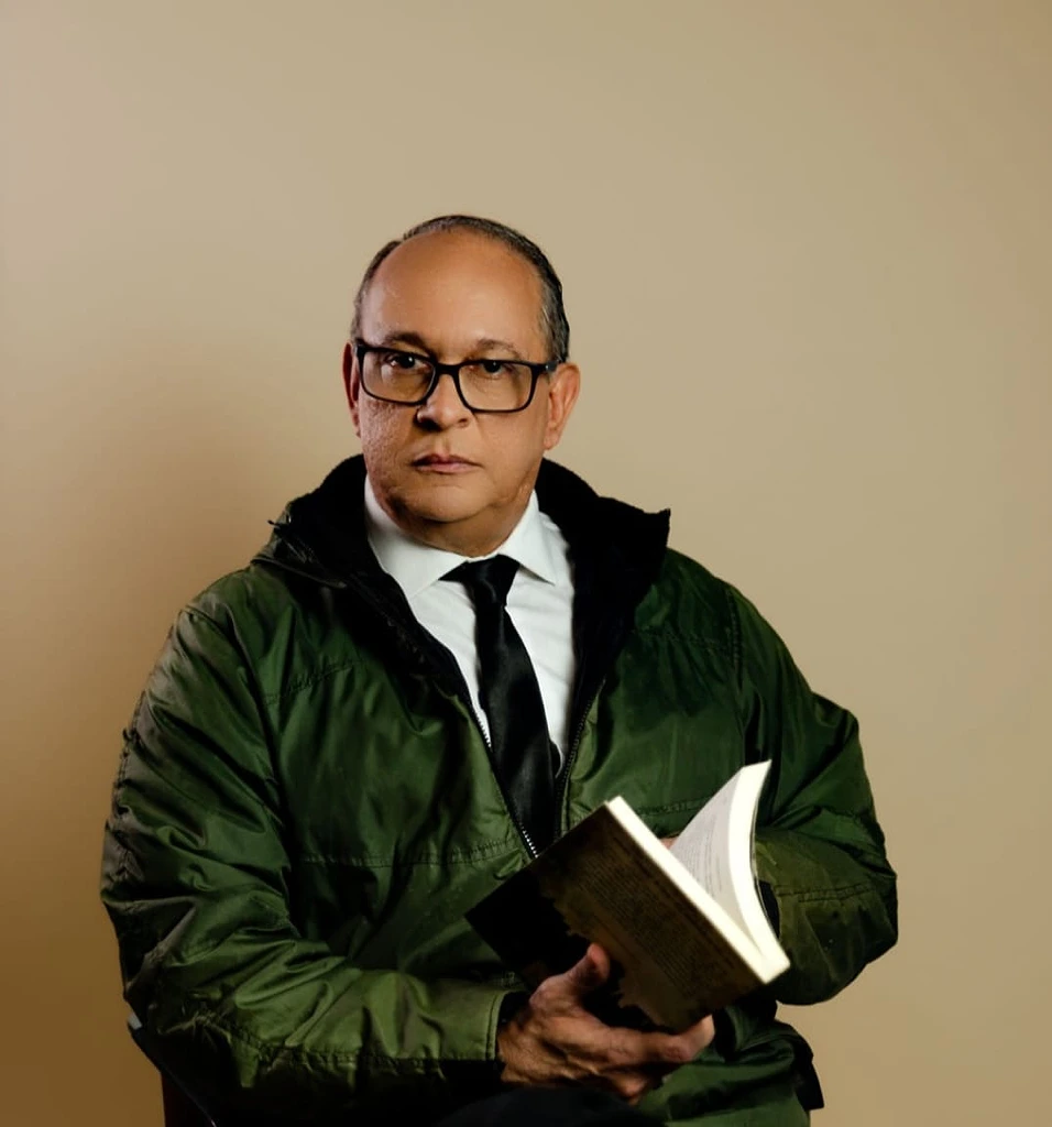 Francisco Martins lança o livro “Quem precisa de etiqueta?”