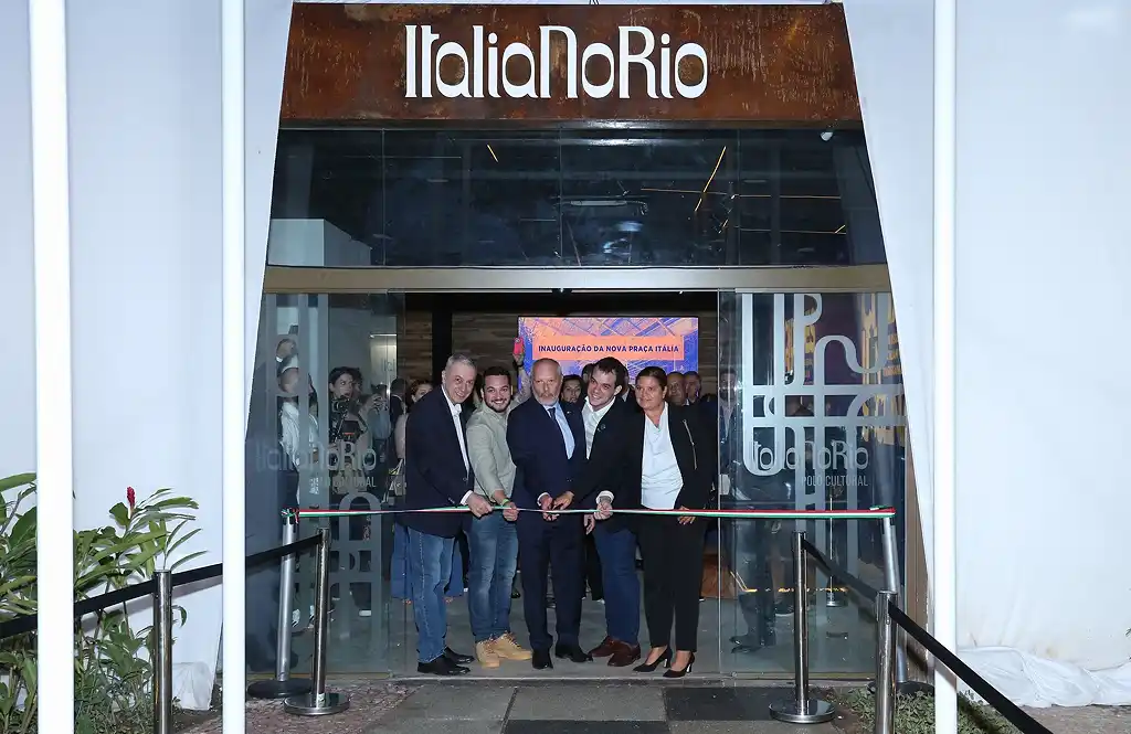 Reinauguração da Praça Itália inteiramente revitalizada