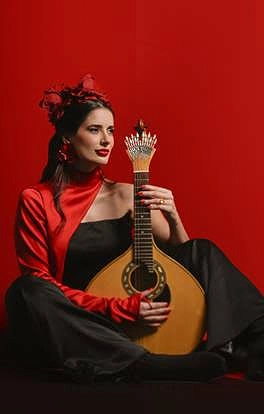 Renata Sena traz show “Origens” ao RJ