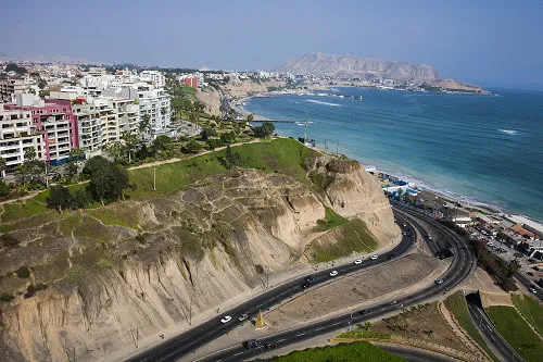 Lima se prepara para a final da Copa Libertadores 2025, que pode ter dois clubes brasileiros