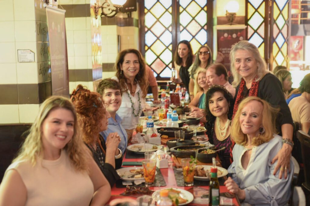 Associação dos Embaixadores de Turismo do RJ encerra atividades de 2025 com almoço de confraternização no centro do Rio