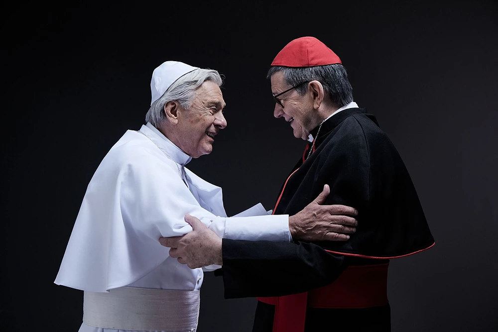 “Dois Papas” chega ao Teatro TotalEnergies com Celso Frateschi e Zécarlos Machado