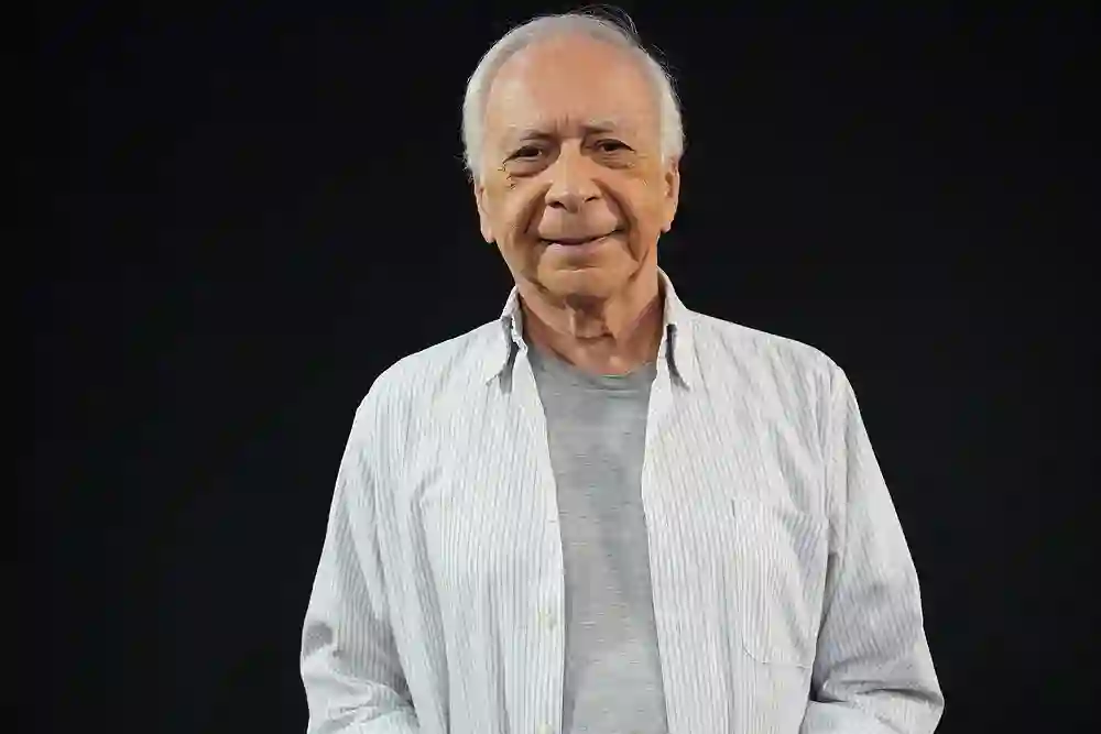 O ator e diretor Marco Miranda fala sobre a peça “Lábios que beijei”