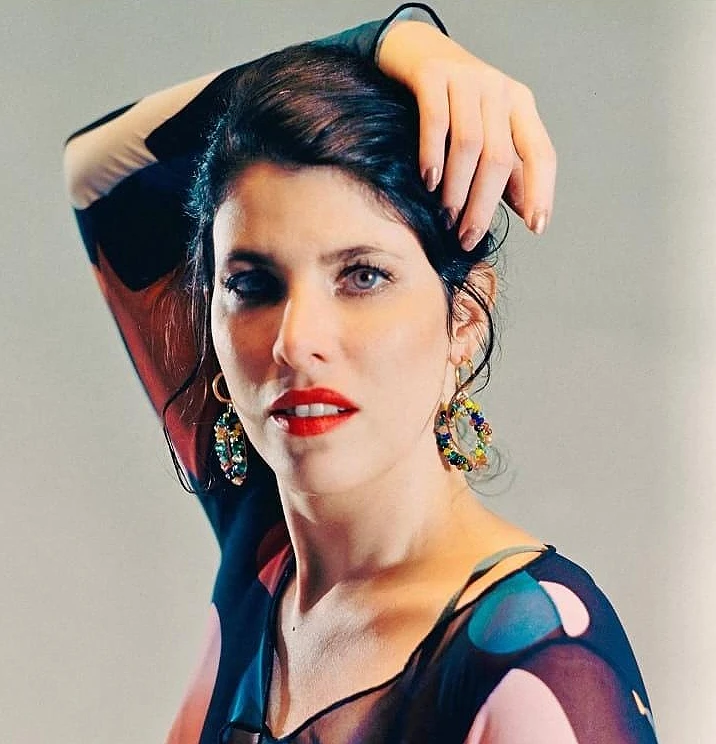 Christine Valença lança vinil Lentes de Âmbar em show exclusivo no Rio