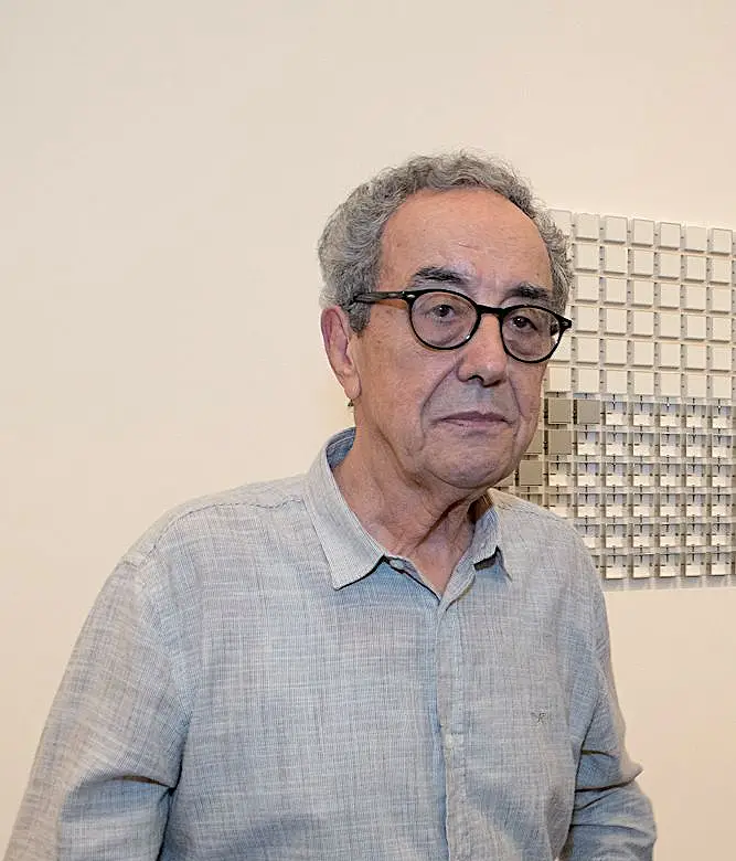 O escultor Ascânio MMM: a liberdade de inventar entre forma, matéria e cor