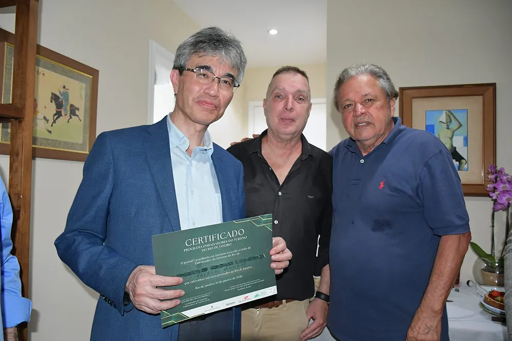 Cônsul-geral do Japão no Rio, Takashi Manabe, é homenageado por Bayard Boiteux